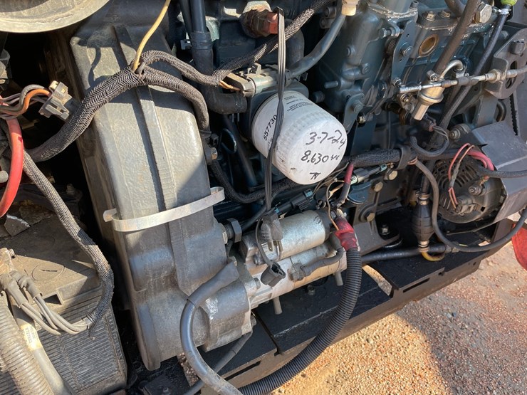 2005-bobcat-t300-image-35