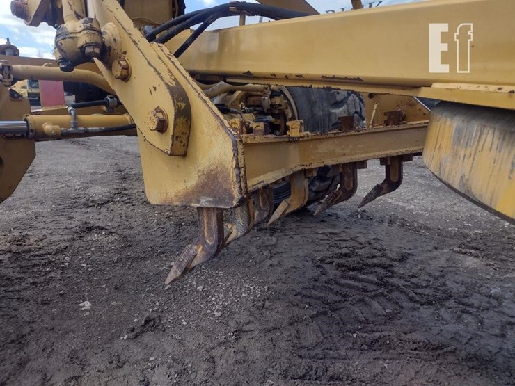2010-caterpillar-120m-image-26