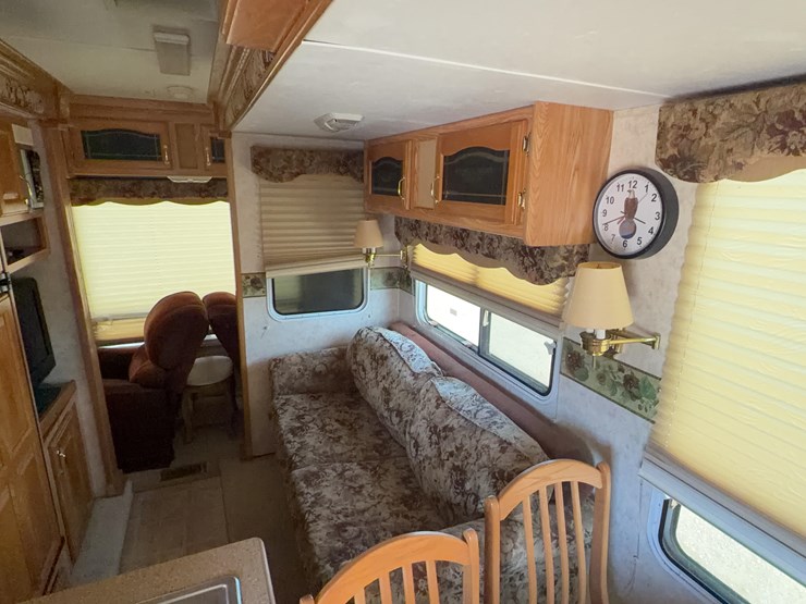 2006-forest-river-cedar-creek-camper-image-17