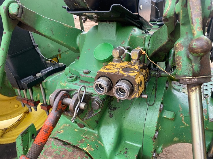 1980-john-deere-2040-image-26