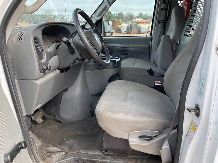 2006-ford-e350-image-15