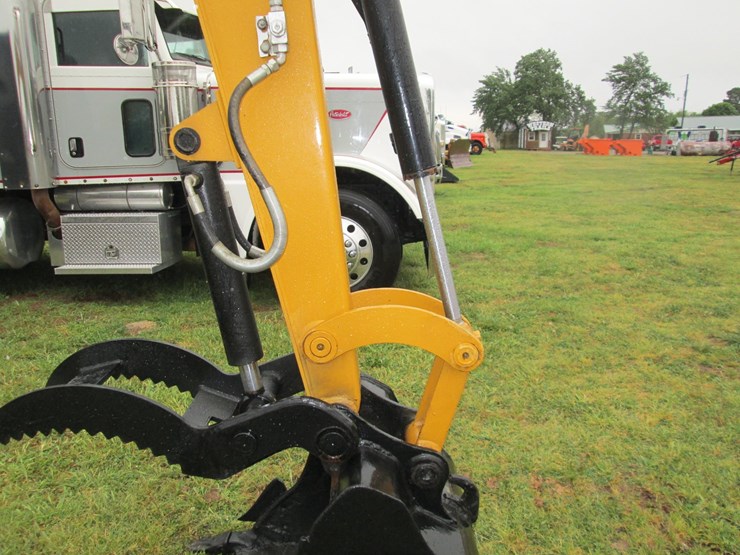 caterpillar-305.5-image-32