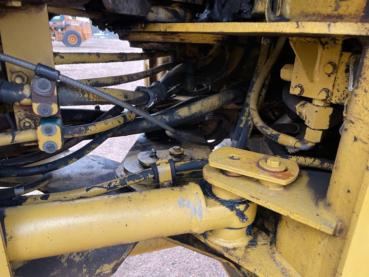 2002-caterpillar-914g-image-16