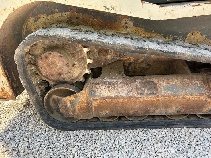 2016-takeuchi-tl8-image-13