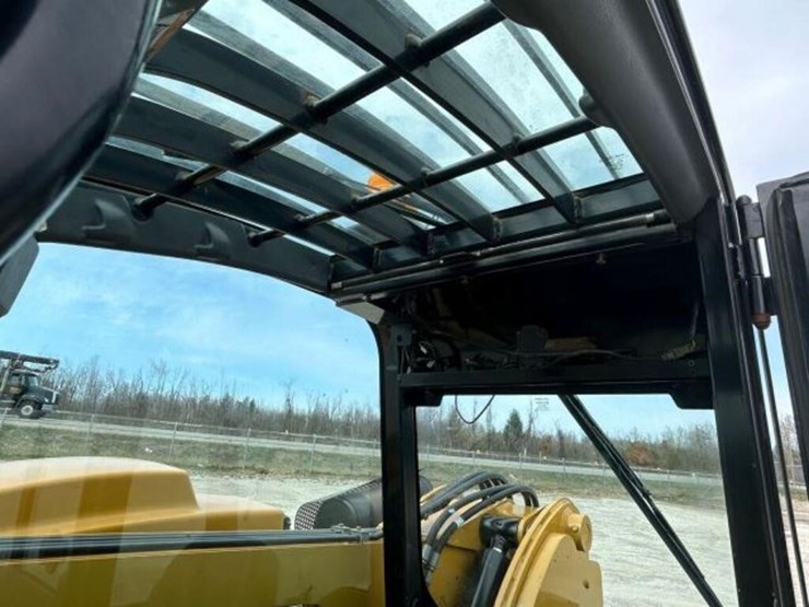 2012-caterpillar-th255-image-18