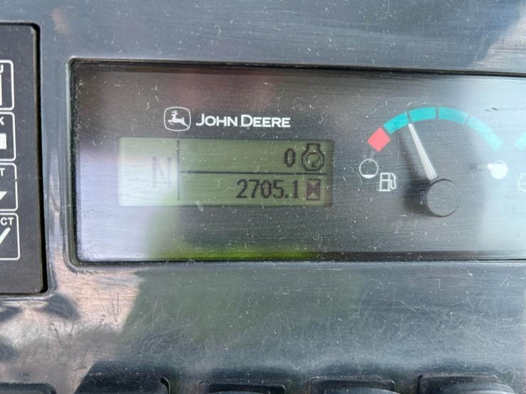 2021-deere-310l-image-27