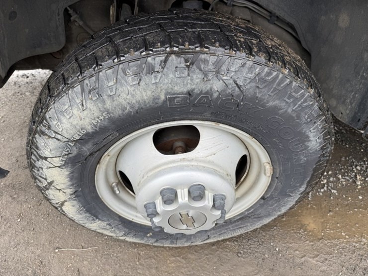 2006-chevrolet-silverado-3500-image-16