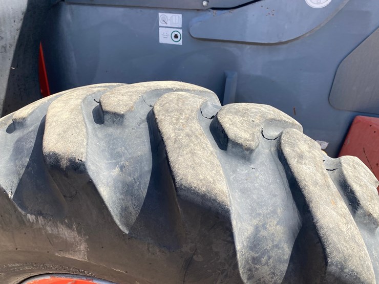 #1306-•-2018-skyjack-8,000lb-telehandler-image-31