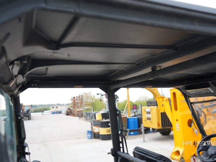 2019-caterpillar-cuv85-utv-image-11