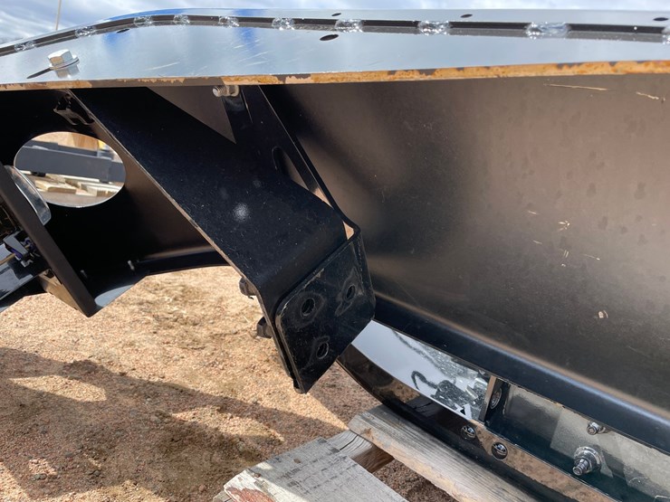 freightliner-108sd-image-9