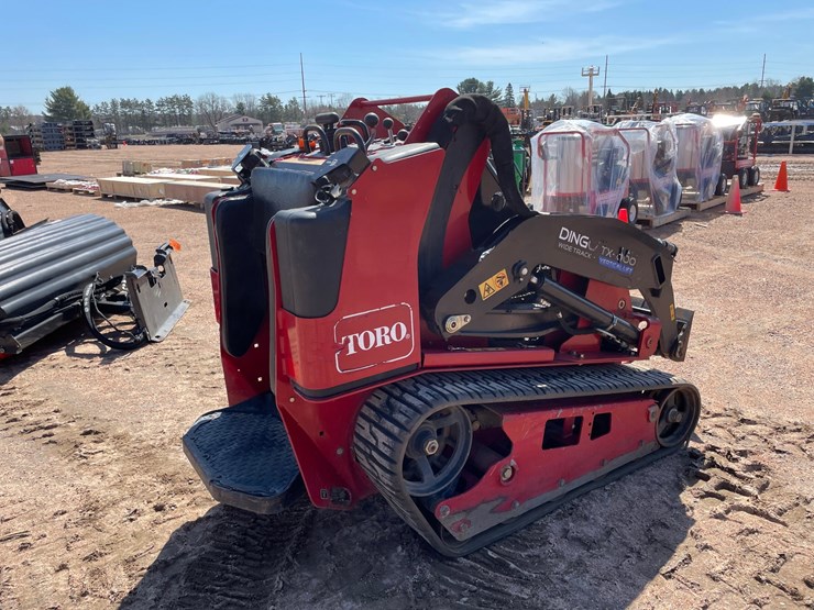 #1160-•-2022-toro-dingo-tx1000-wide-track-mini-skidsteer-image-5