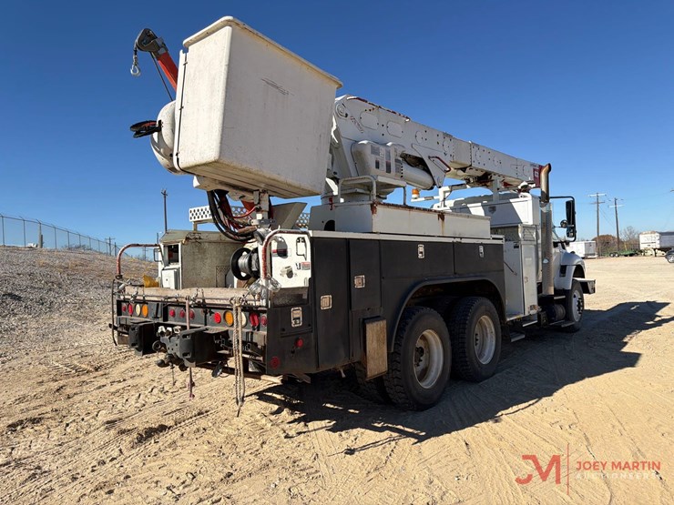 2008-international-7400-image-3