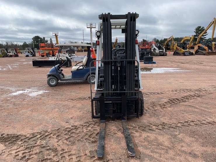 #1162-•-unicarriers-3,450-lbs-lp-forklift-image-8