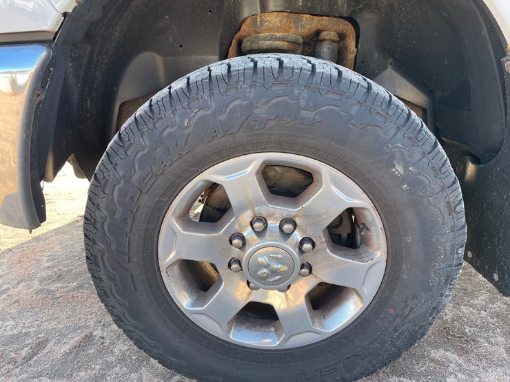 2014-dodge-ram-3500-image-31