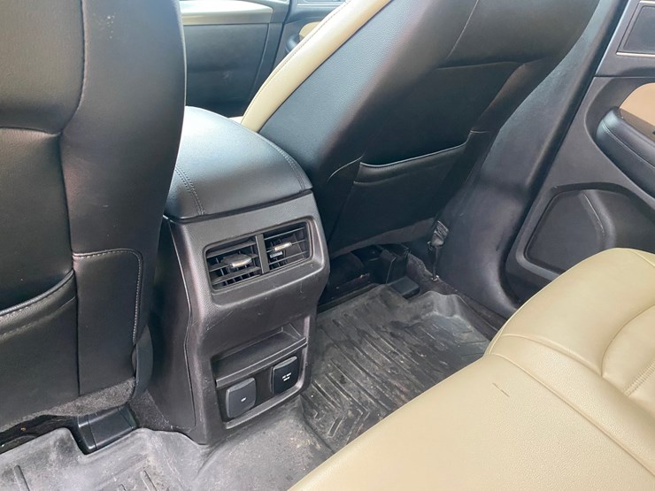 2015-ford-edge-sel-image-28