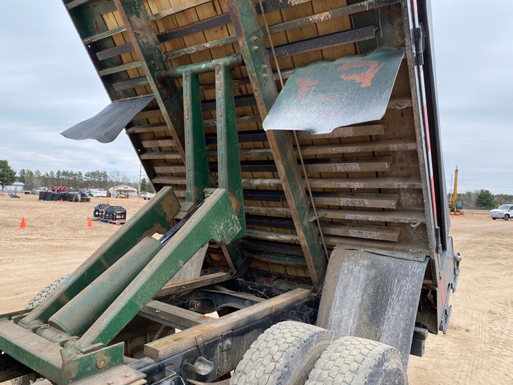 1995-ford-f700-image-45