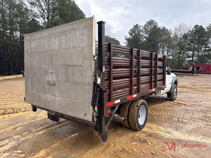 2005-ford-f550-xl-image-2