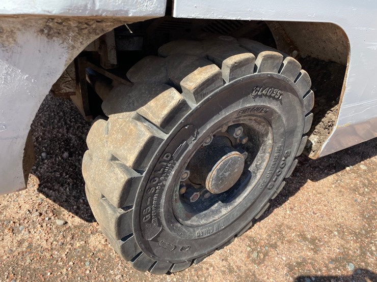 #1135-•-unicarriers-lp-forklift-image-20