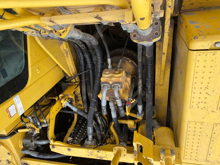 2013-komatsu-pc360-lc-10-image-36