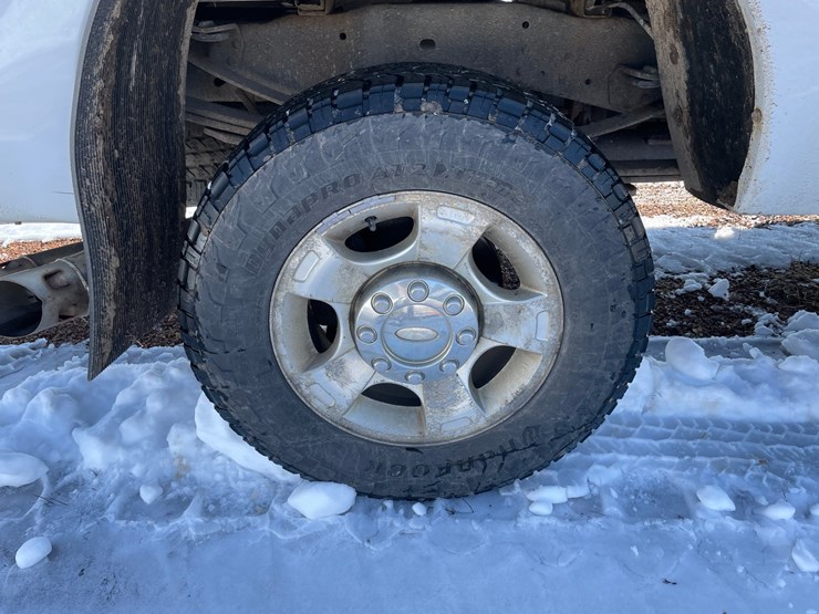 2011-ford-f350-image-28