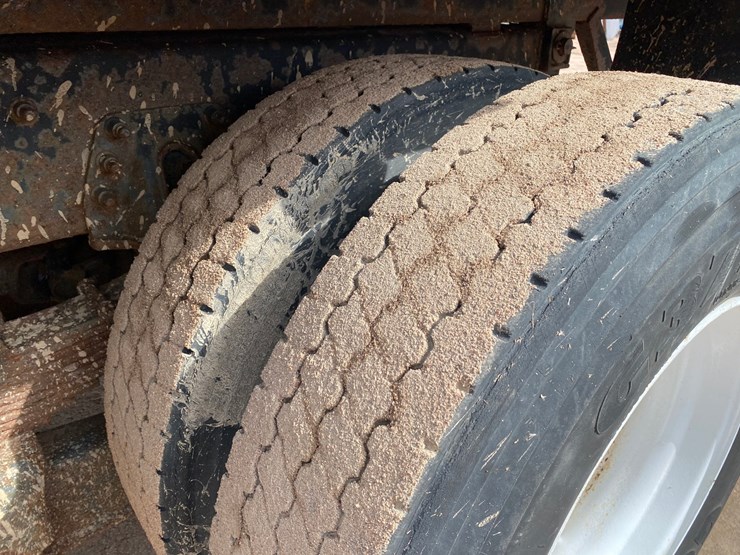 2003-international-7400-image-25