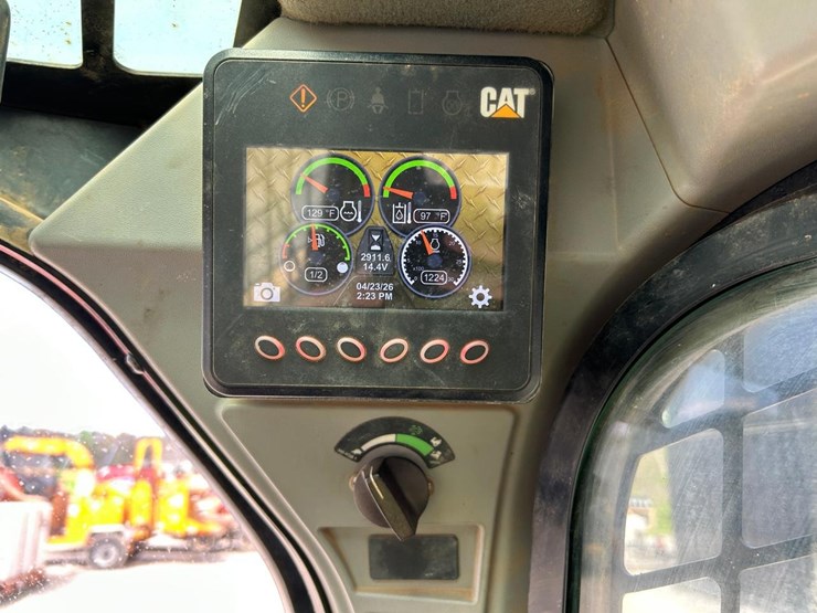 2017-caterpillar-259d-image-22