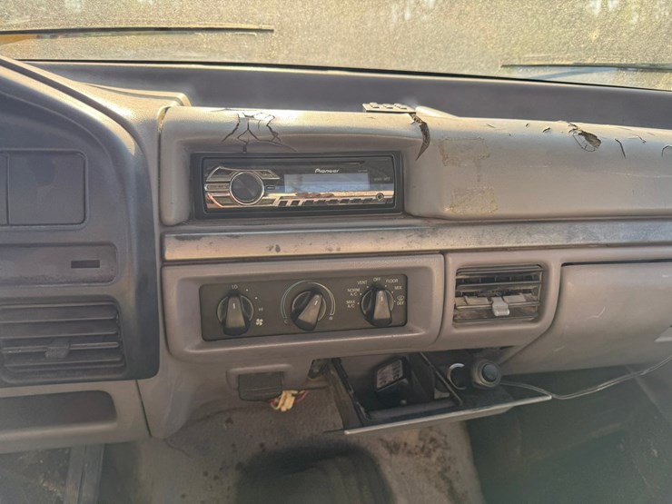 1995-ford-350-image-39