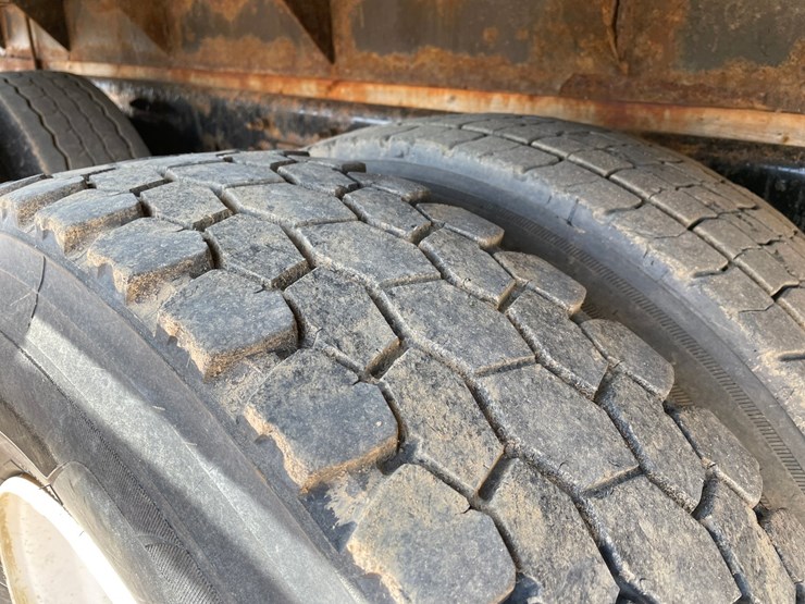 2016-international-durastar-4400-image-27