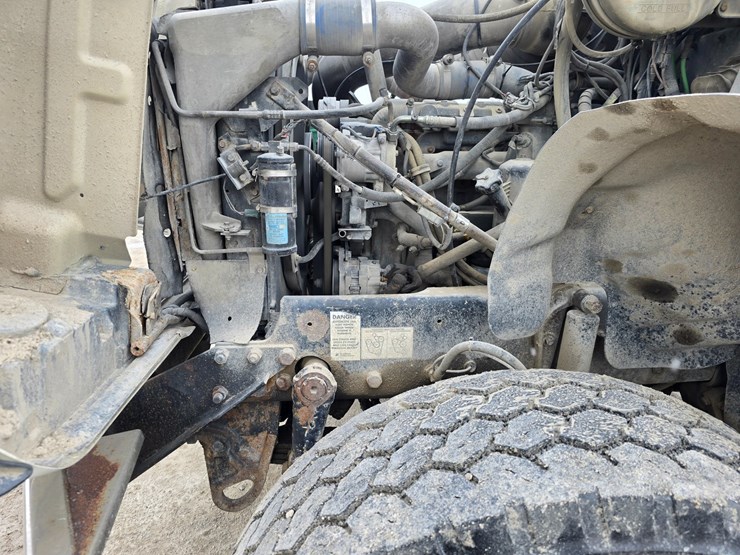 #22589-•-2006-mack-cv713-granite-roll-off-truck-image-20