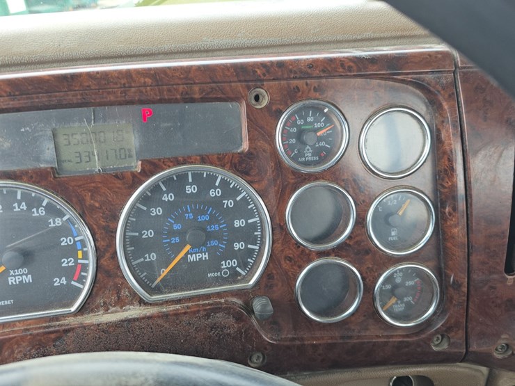 #22589-•-2006-mack-cv713-granite-roll-off-truck-image-106