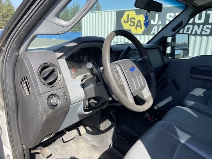 2014-ford-f250-xl-image-21