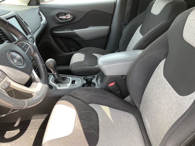 2014-jeep-cherokee-image-30