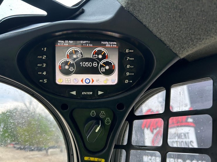 2024-bobcat-t770-image-23