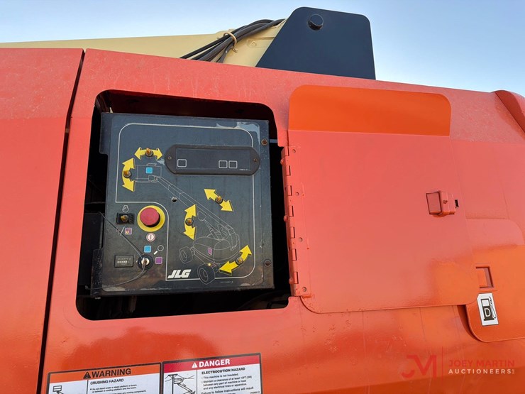 2015-jlg-800s-image-15