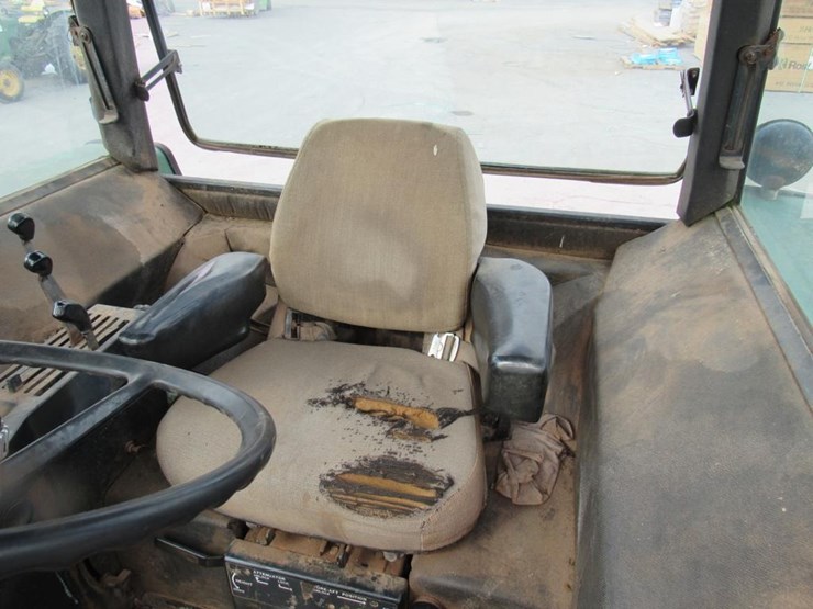 2020-john-deere-6105e-image-5