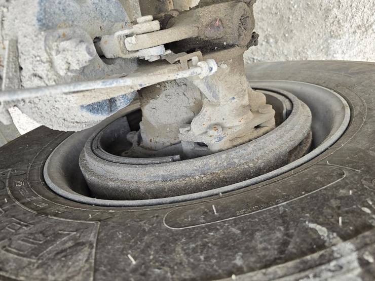 #22589-•-2006-mack-cv713-granite-roll-off-truck-image-30