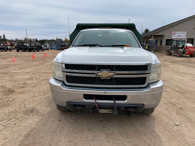 2011-chevrolet-3500-image-8