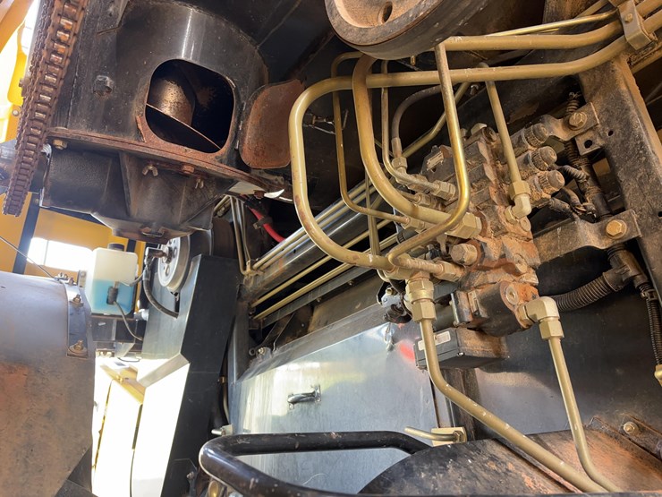 2006-new-holland-cr970-image-21