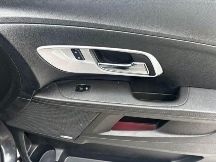 2017-chevrolet-equinox-image-41