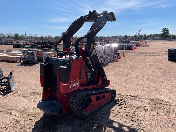 #1160-•-2022-toro-dingo-tx1000-wide-track-mini-skidsteer-image-20