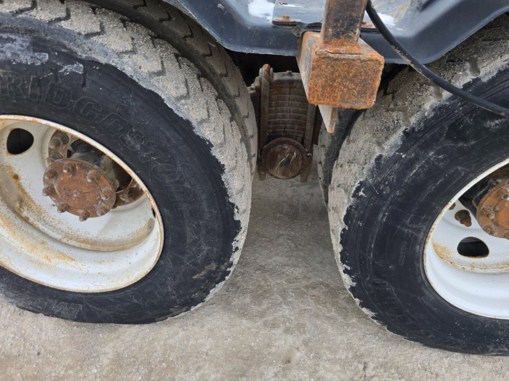 #22589-•-2006-mack-cv713-granite-roll-off-truck-image-85