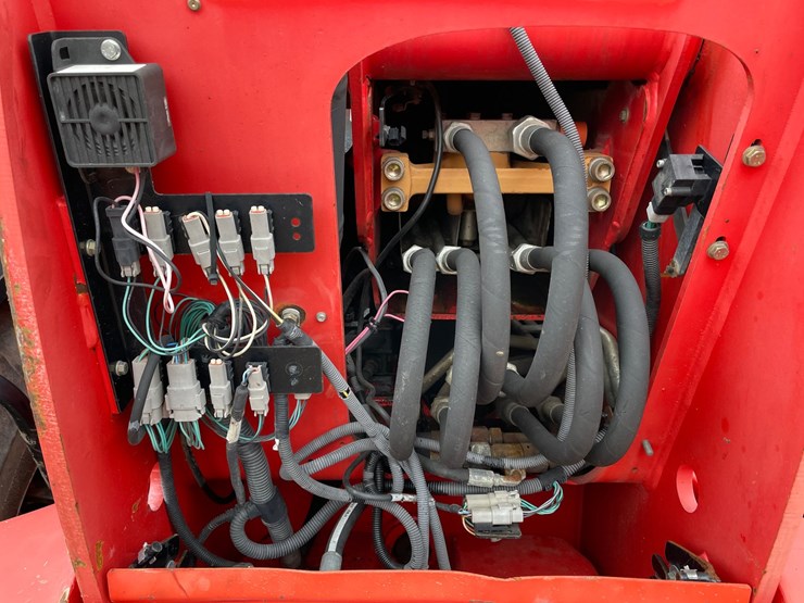 2013-manitou-mlt840-image-40