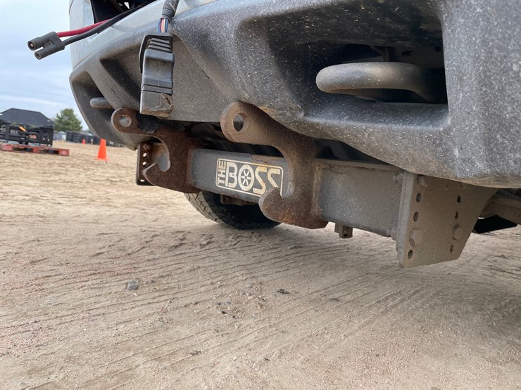 2011-chevrolet-3500-image-11