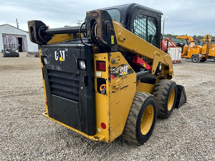 2019-caterpillar-232d-image-4