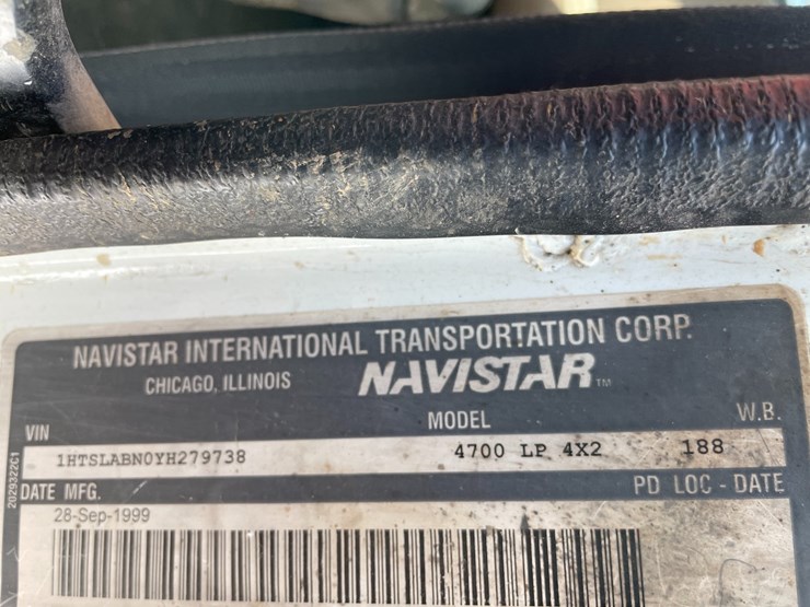 2000-international-4700-image-45