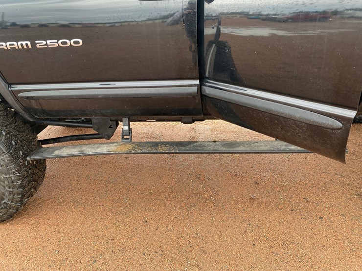 2005-dodge-2500-image-32