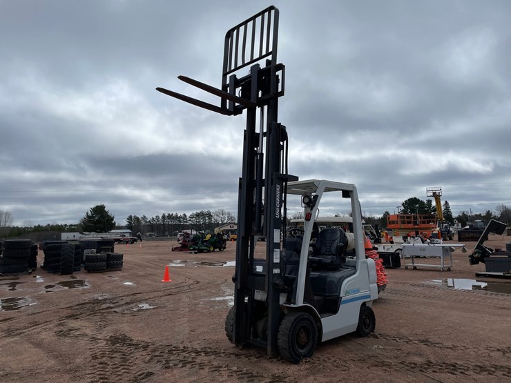 #1162-•-unicarriers-3,450-lbs-lp-forklift-image-32