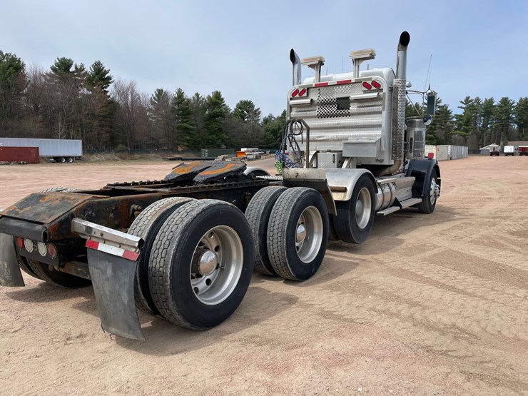 2009-kenworth-w900-image-5