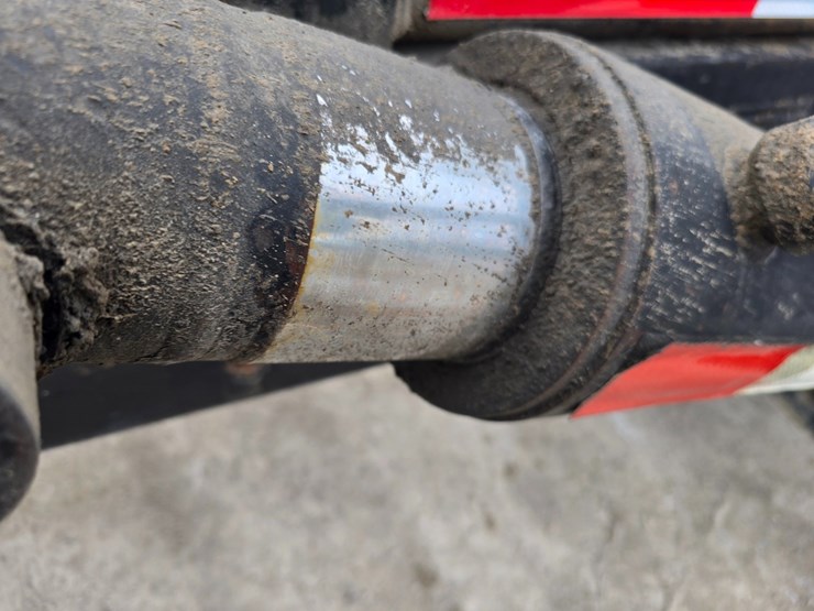 #22589-•-2006-mack-cv713-granite-roll-off-truck-image-79