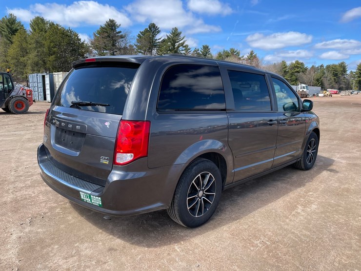 2017-dodge-grand-caravan-image-5